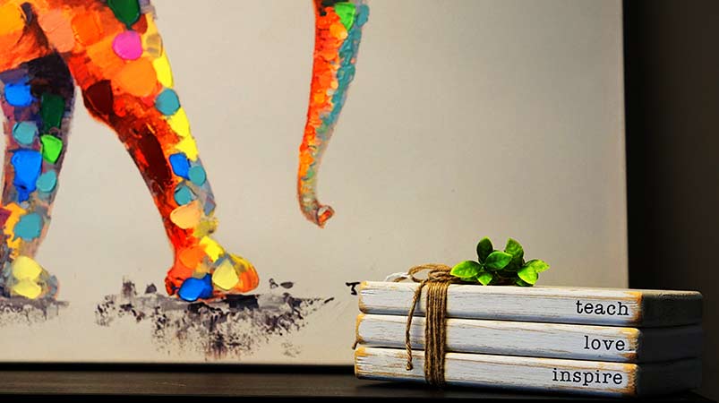 A painting of an elephant